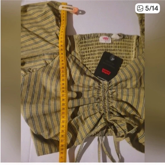 NWT Levi's Yellow
Striped Ruched
Crop Blouse size Medium - Picture 3 of 12